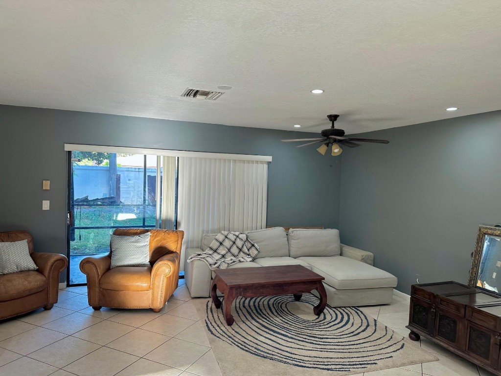 Townhomes of Inverrary - Residential