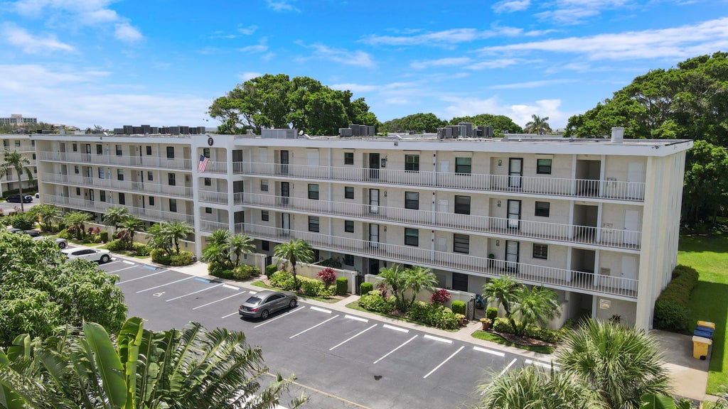 Photo of 300 N Highway A1a #303f, Jupiter, FL 33477 (MLS # R11001235)
