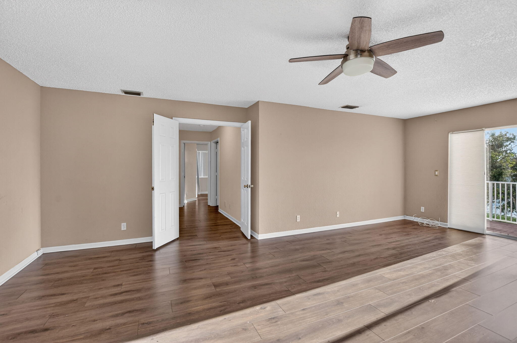 BOCA CHASE TR 9 E - Residential Lease