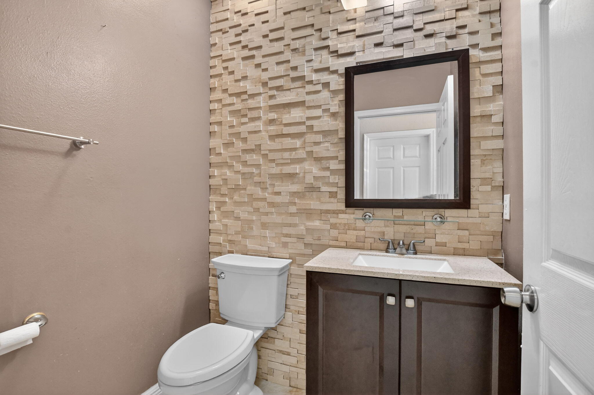 BOCA CHASE TR 9 E - Residential Lease