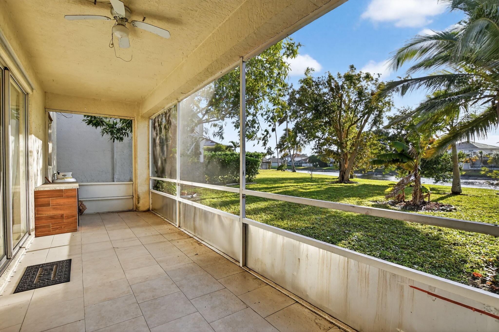 BOCA CHASE TR 9 E - Residential Lease