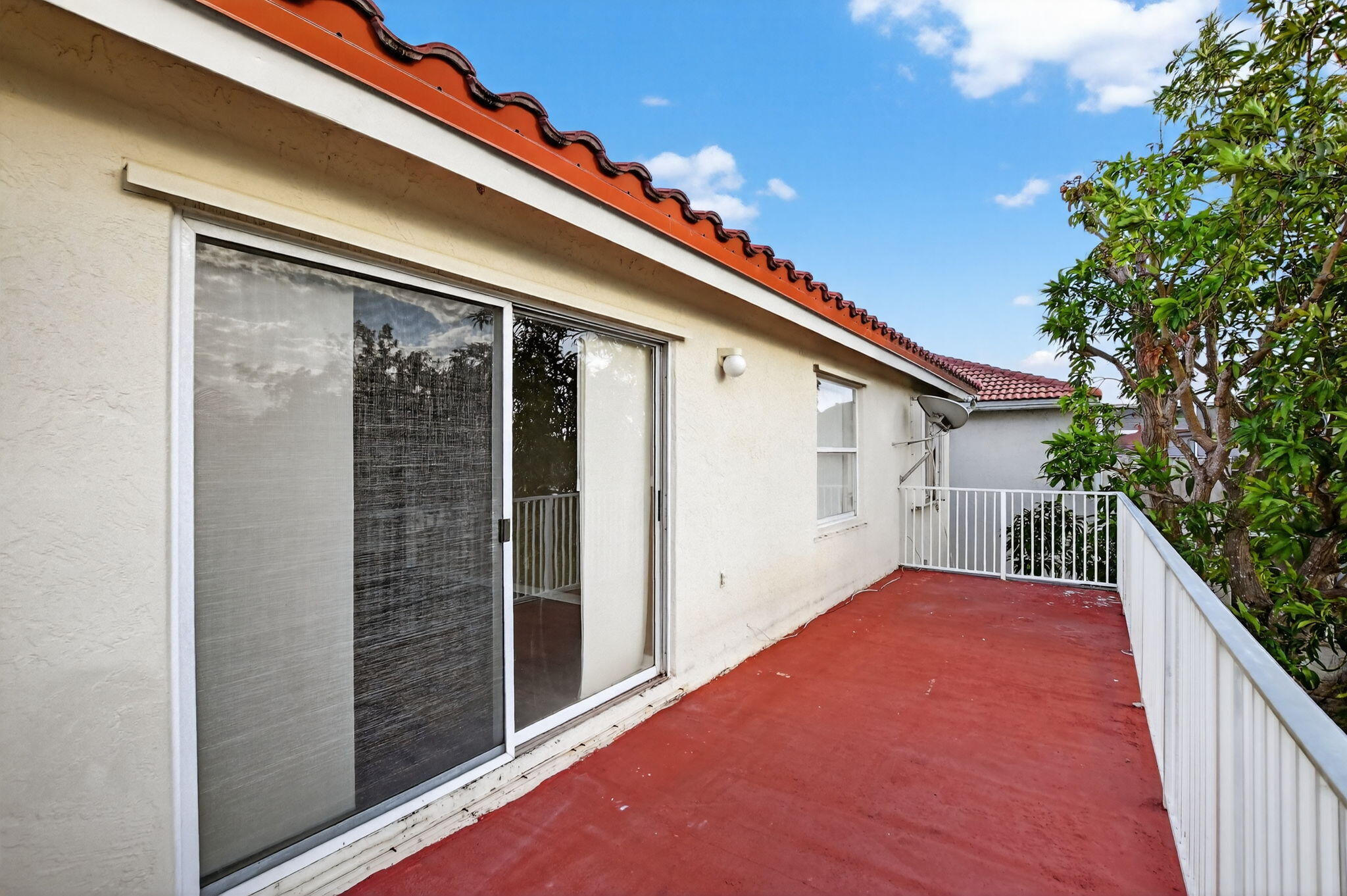 BOCA CHASE TR 9 E - Residential Lease