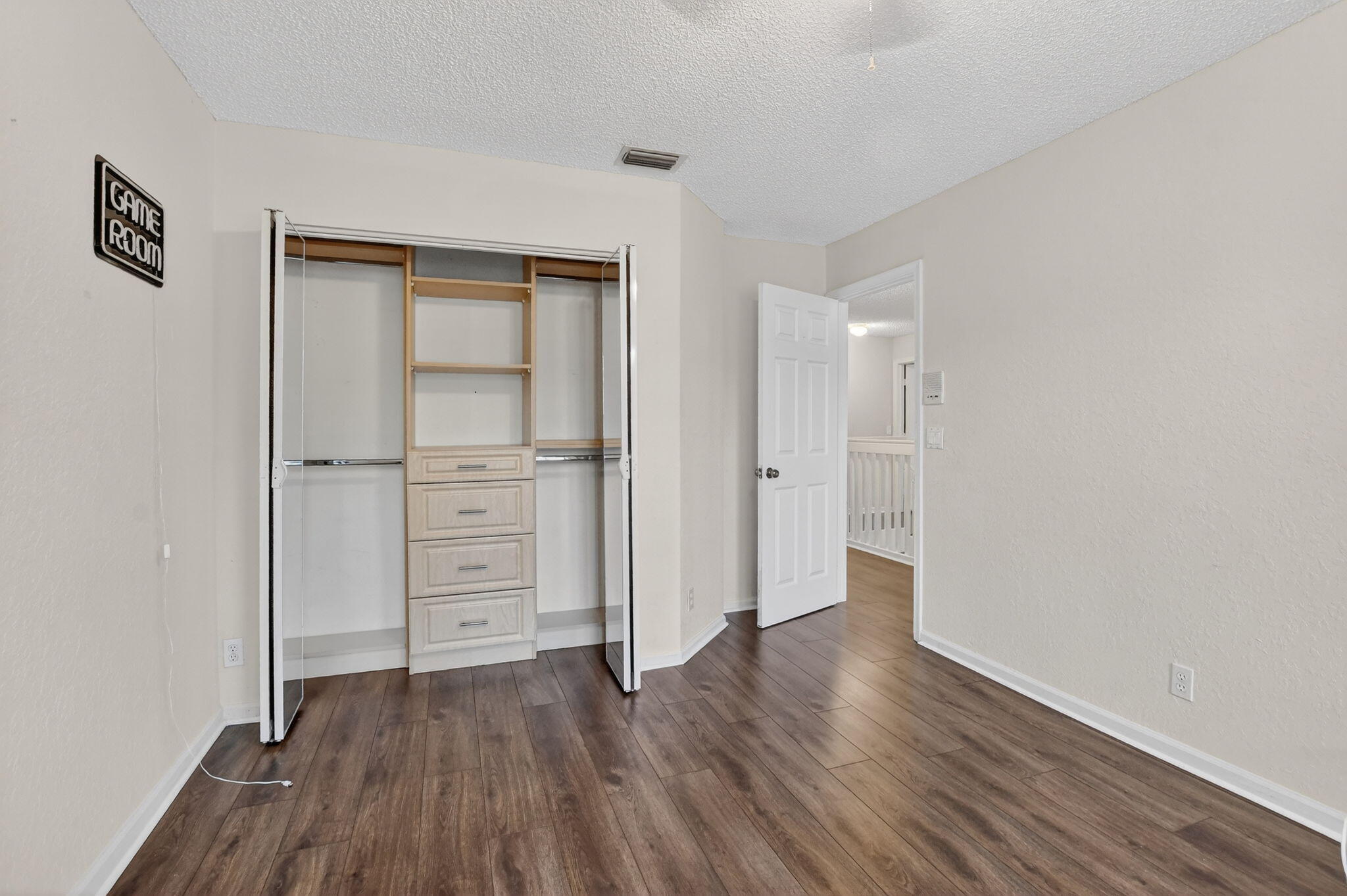 BOCA CHASE TR 9 E - Residential Lease