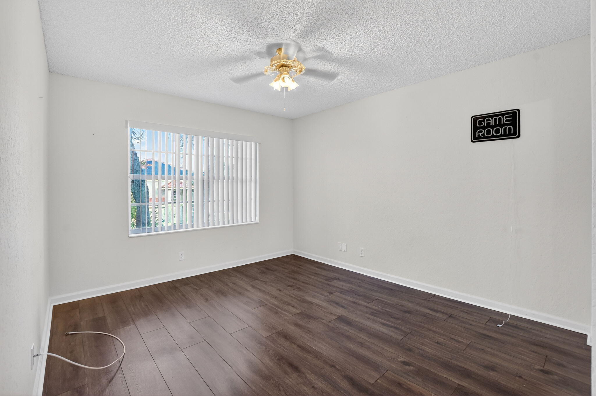 BOCA CHASE TR 9 E - Residential Lease