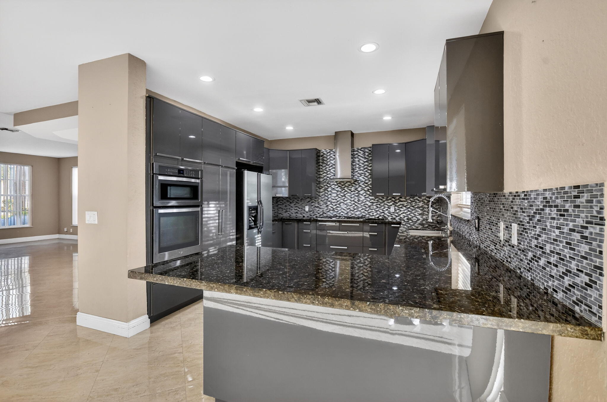 BOCA CHASE TR 9 E - Residential Lease