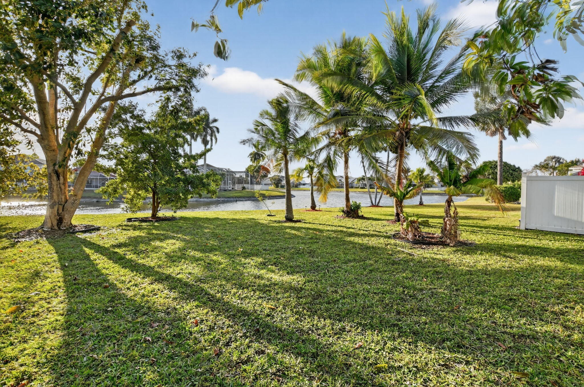 BOCA CHASE TR 9 E - Residential Lease