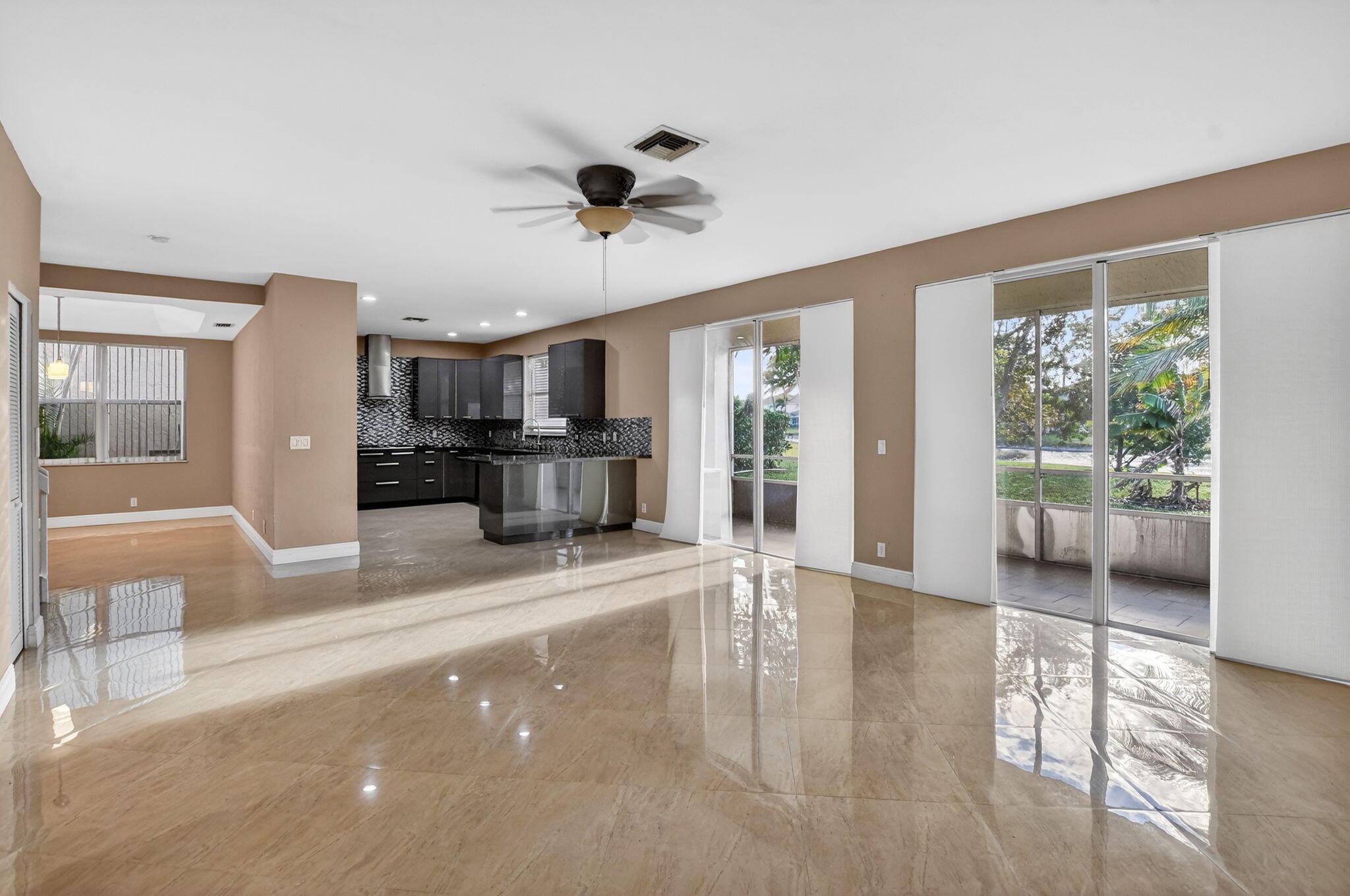 BOCA CHASE TR 9 E - Residential Lease