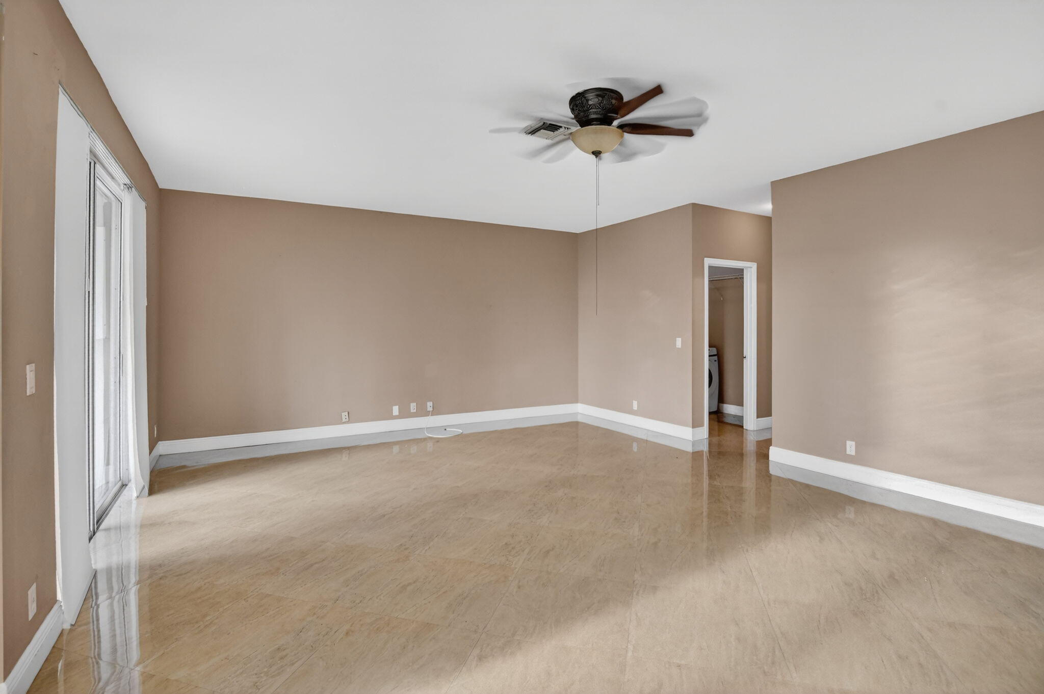 BOCA CHASE TR 9 E - Residential Lease