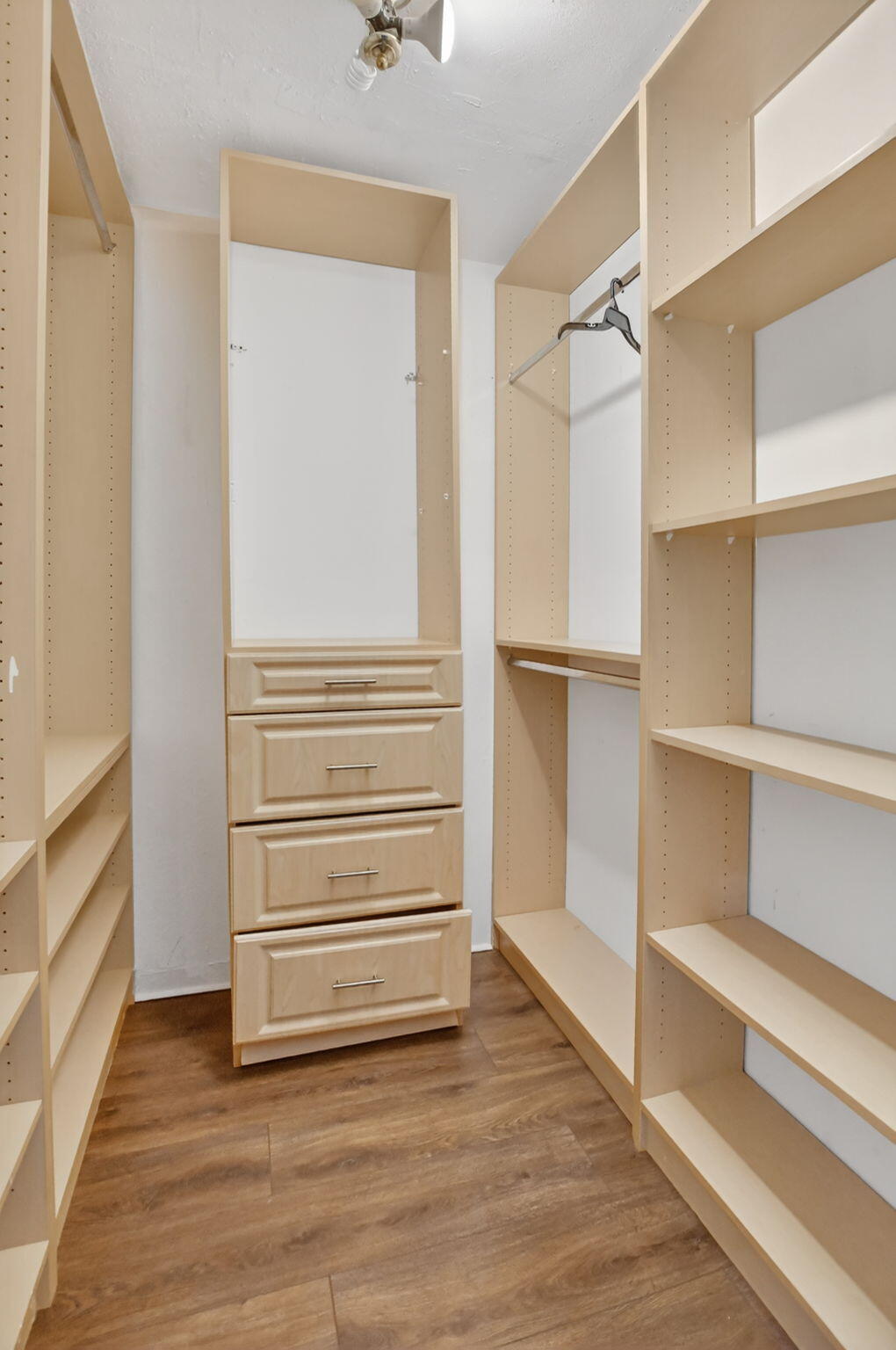 BOCA CHASE TR 9 E - Residential Lease