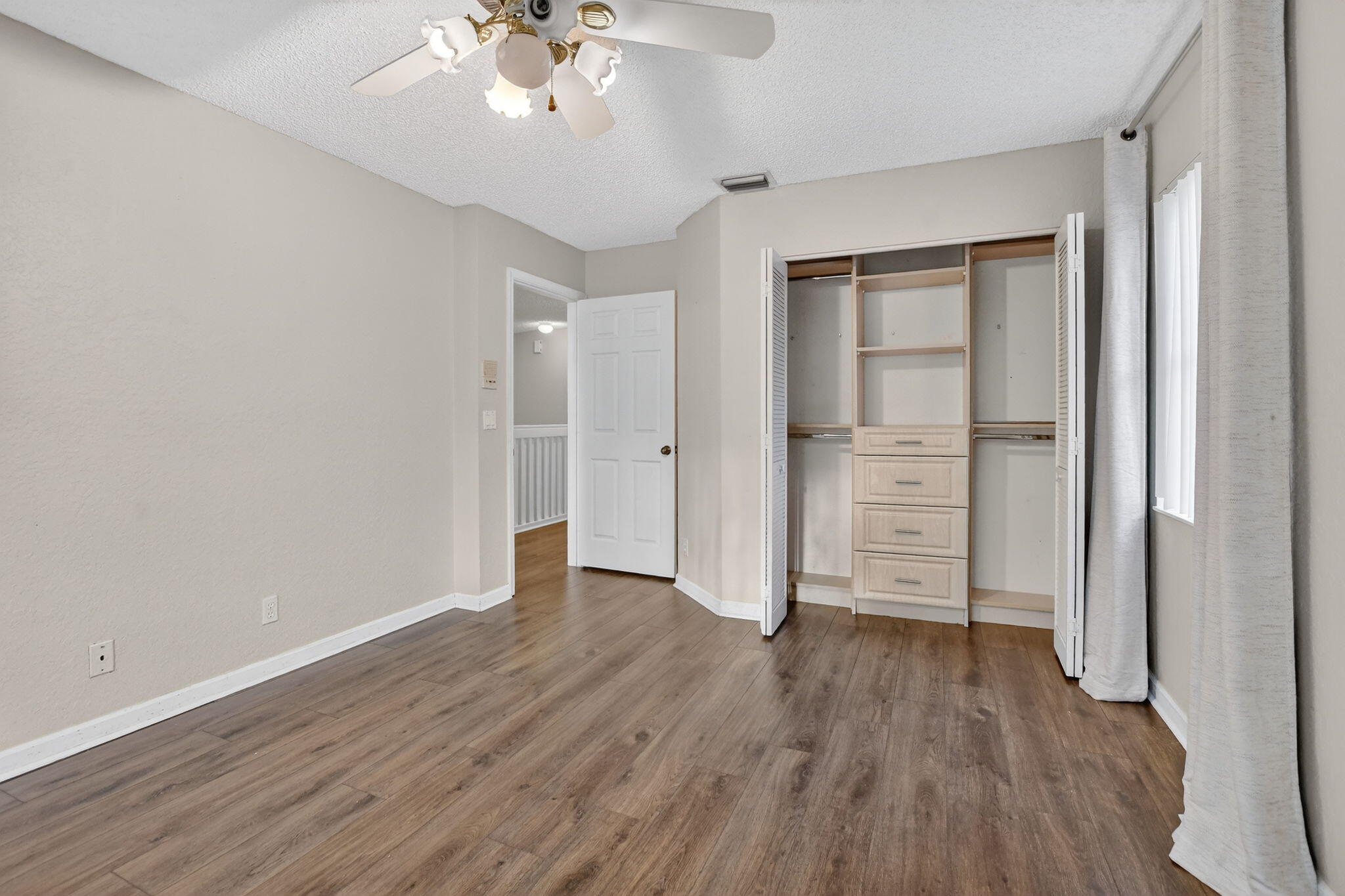 BOCA CHASE TR 9 E - Residential Lease