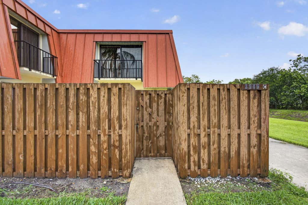 Photo of 3345 Meridian Way N #C, Palm Beach Gardens, FL 33410 (MLS # B26031178)