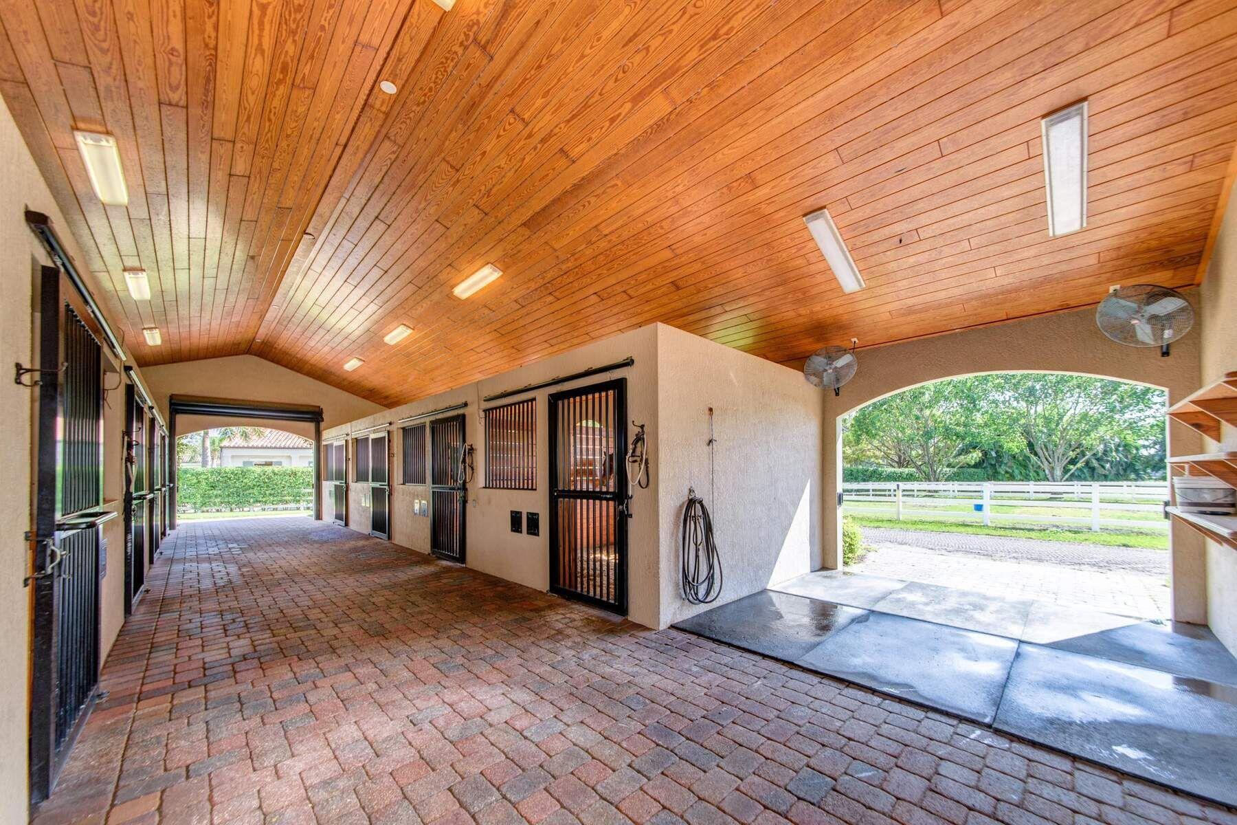 SADDLE TRAIL PARK OF WELLINGTON - Residential