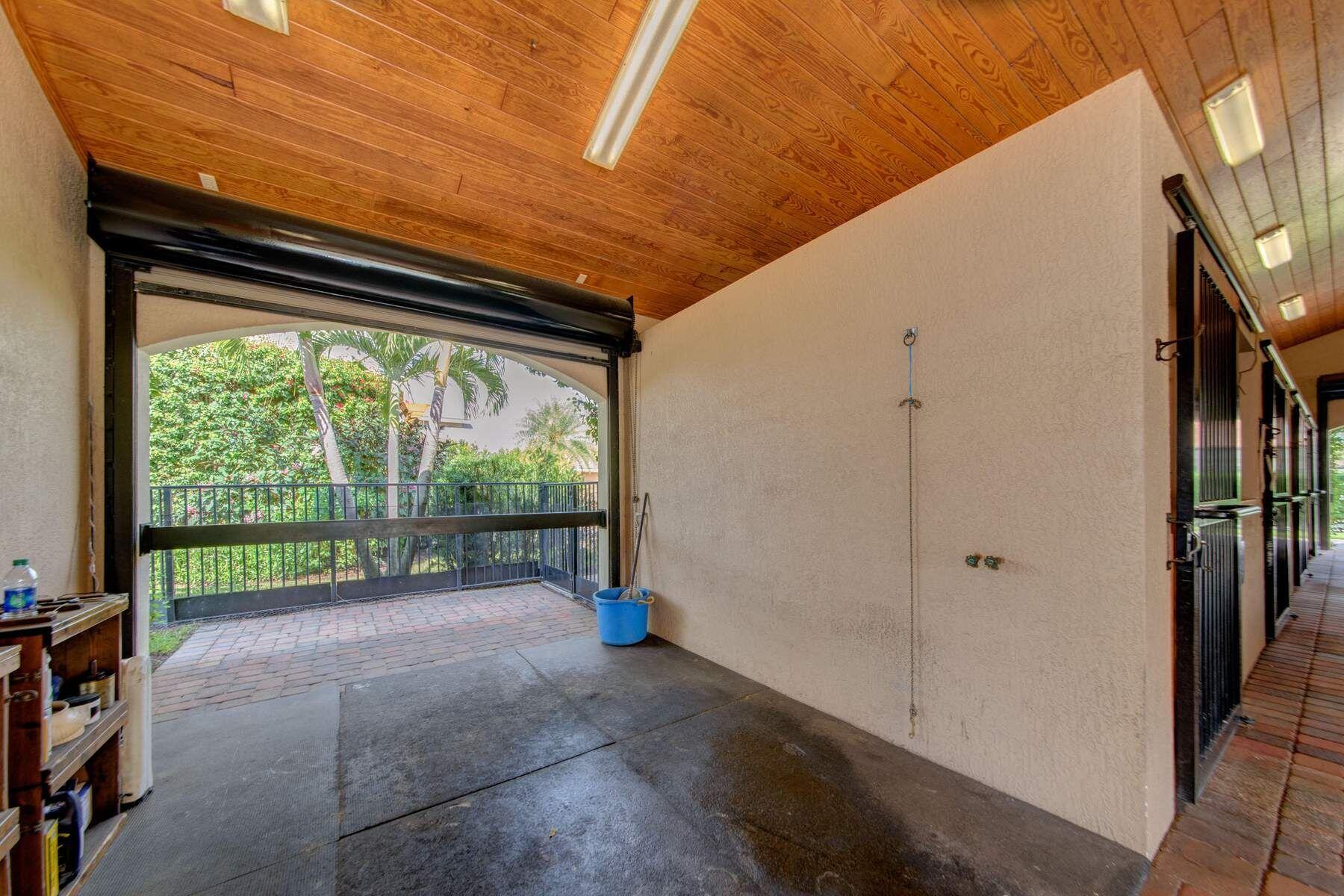 SADDLE TRAIL PARK OF WELLINGTON - Residential