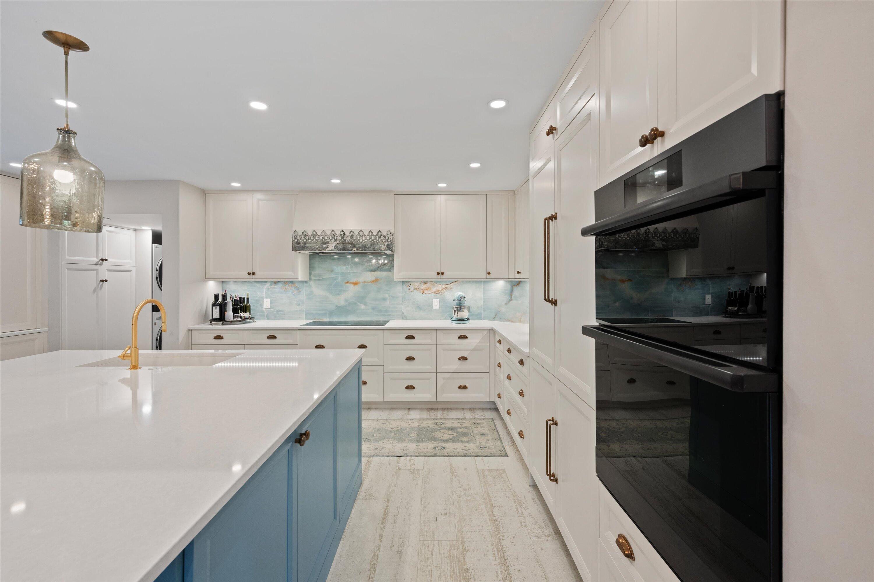 SADDLE TRAIL PARK OF WELLINGTON - Residential