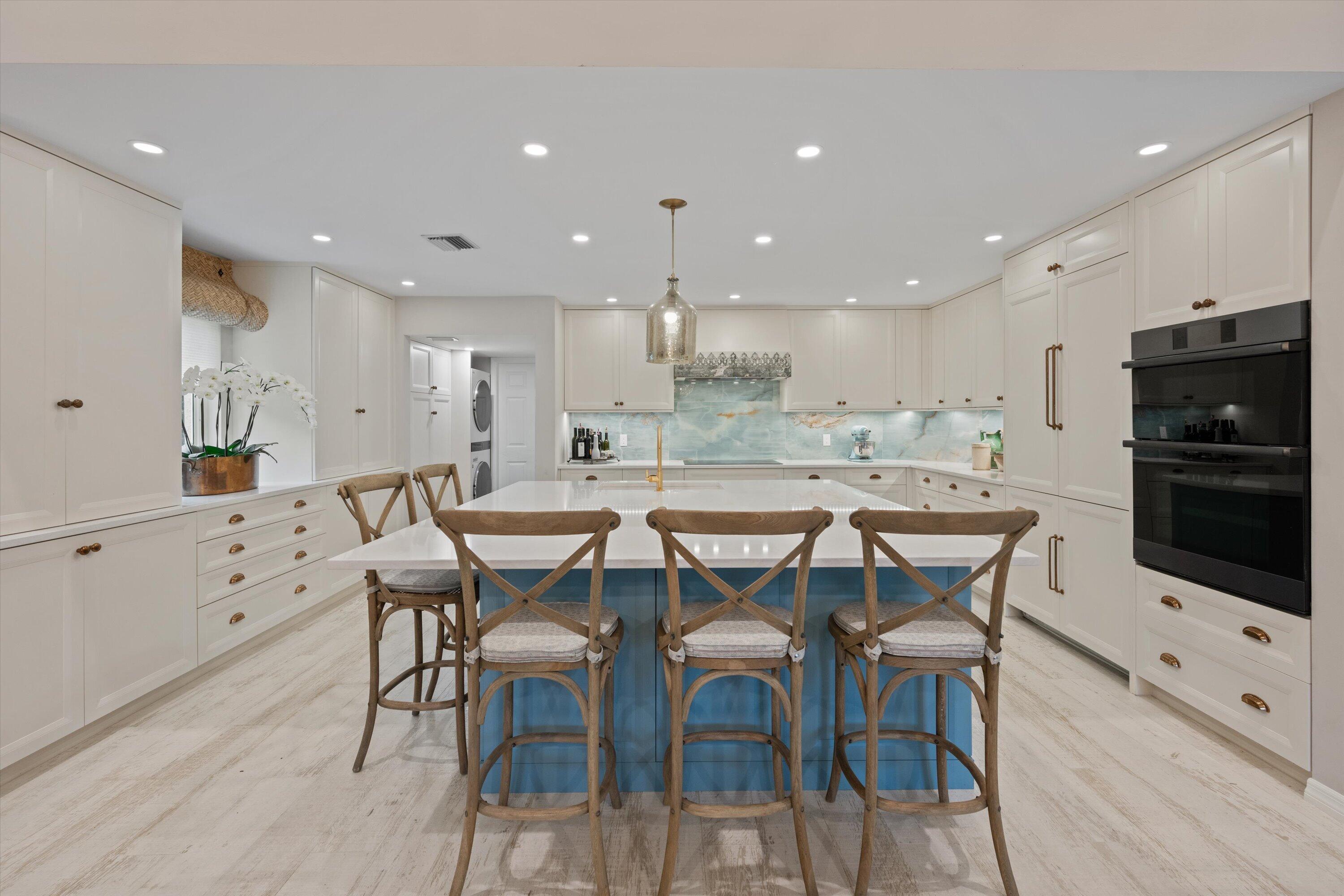 SADDLE TRAIL PARK OF WELLINGTON - Residential