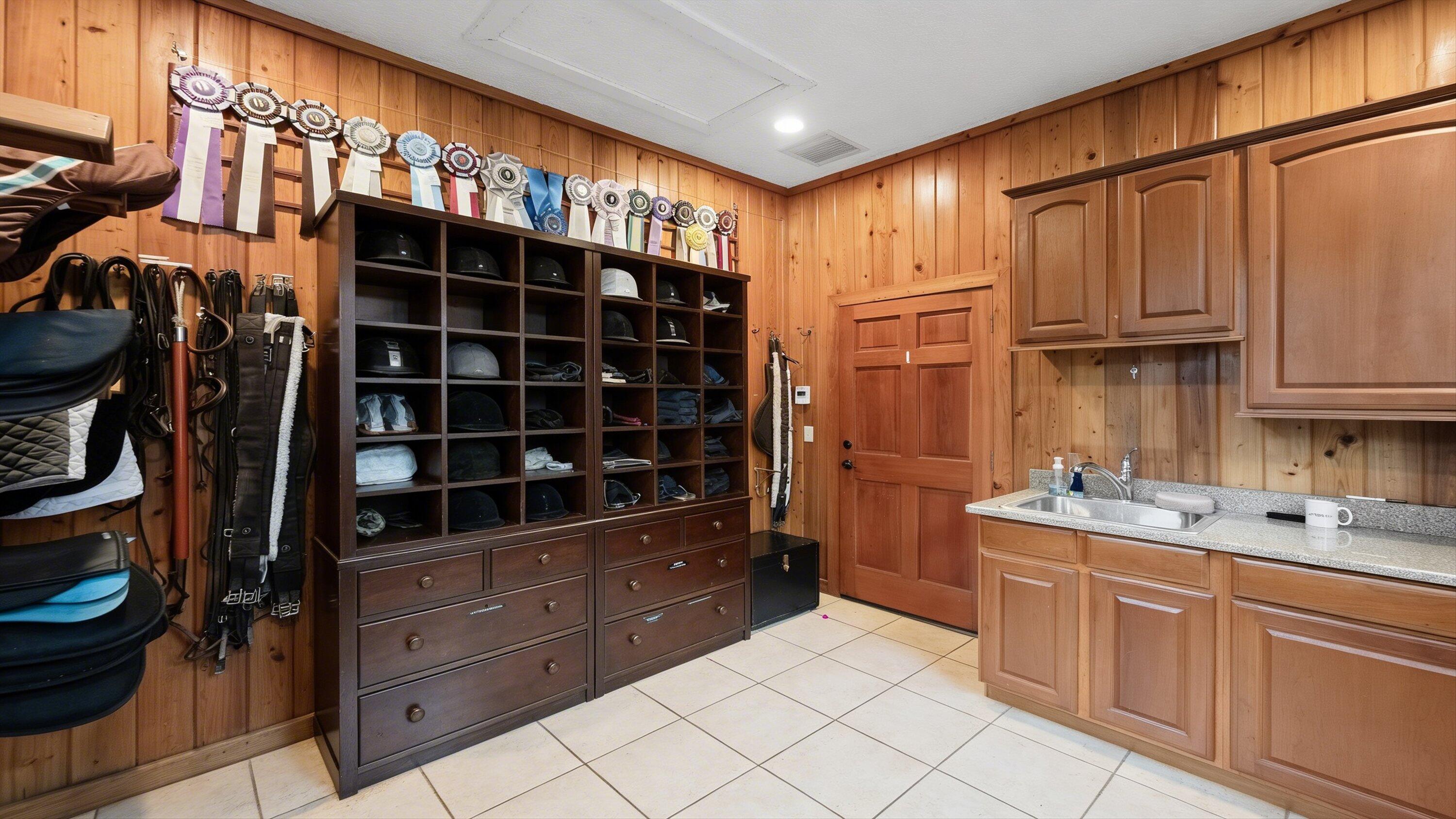 SADDLE TRAIL PARK OF WELLINGTON - Residential