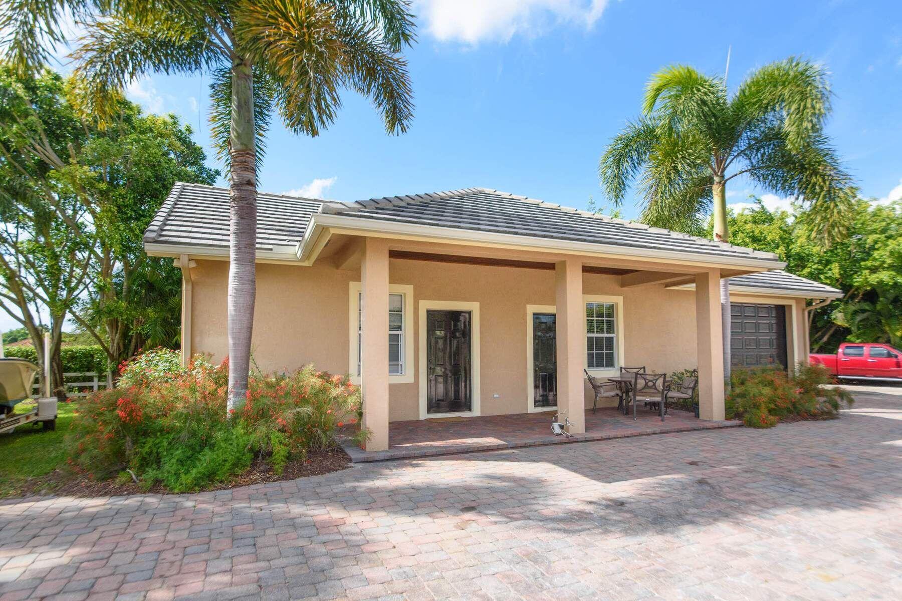 SADDLE TRAIL PARK OF WELLINGTON - Residential