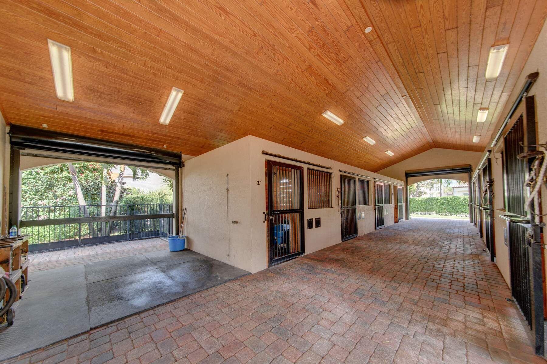 SADDLE TRAIL PARK OF WELLINGTON - Residential