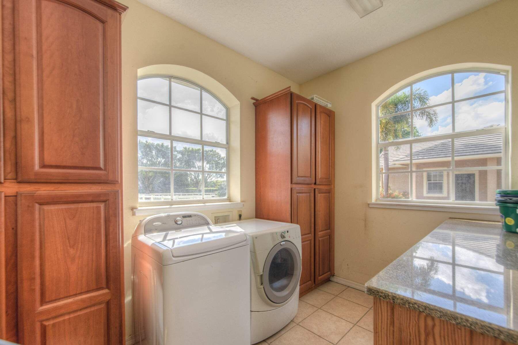 SADDLE TRAIL PARK OF WELLINGTON - Residential