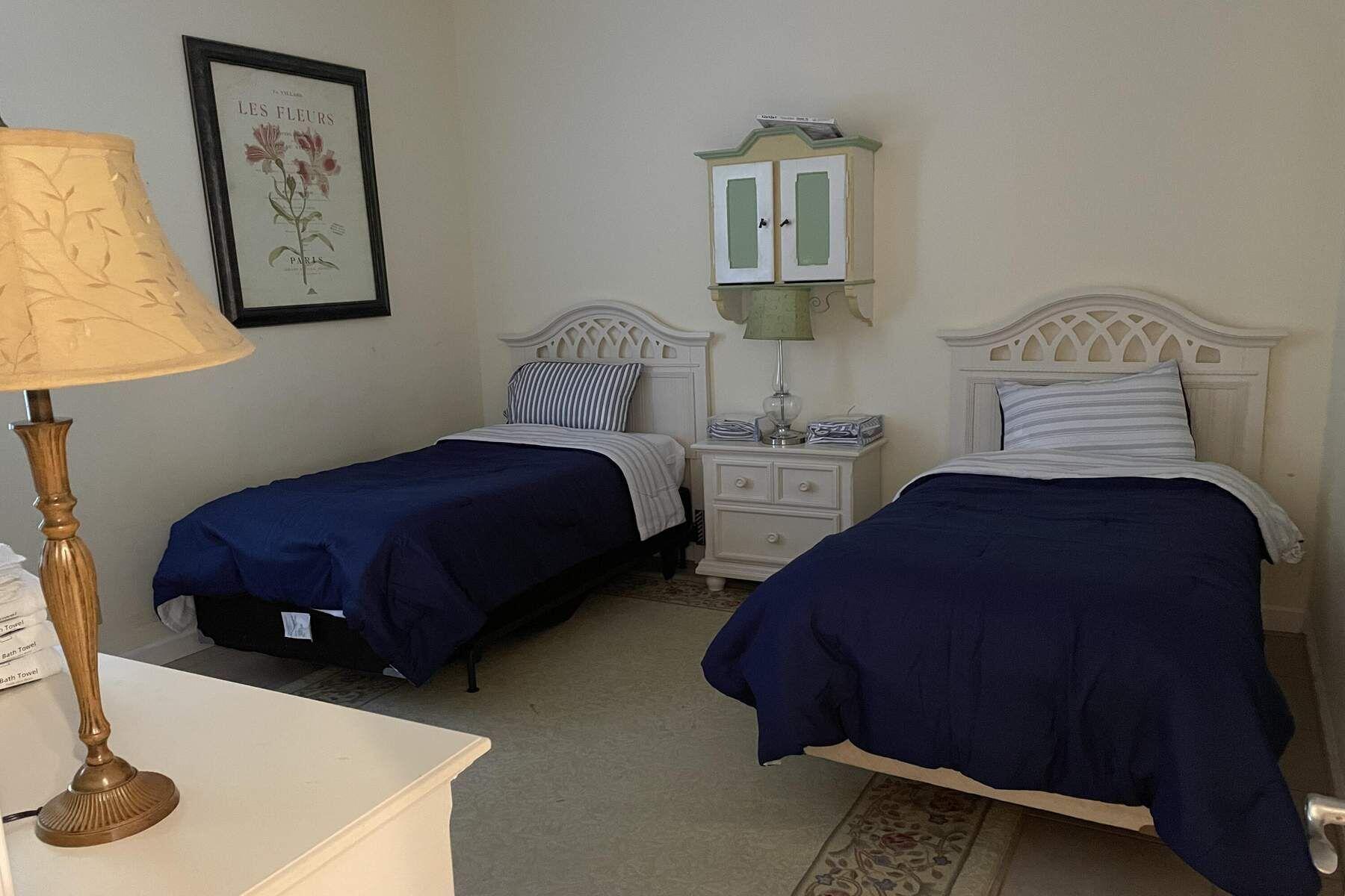 SADDLE TRAIL PARK OF WELLINGTON - Residential