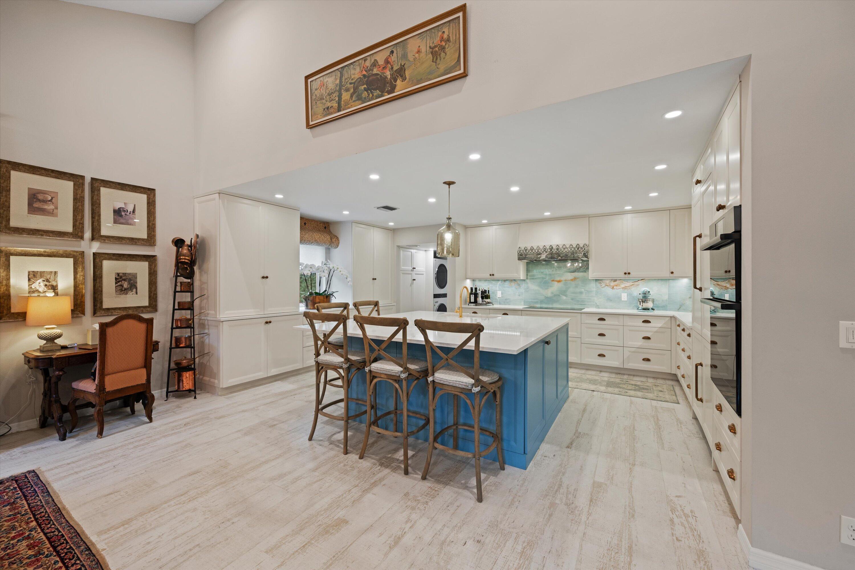 SADDLE TRAIL PARK OF WELLINGTON - Residential