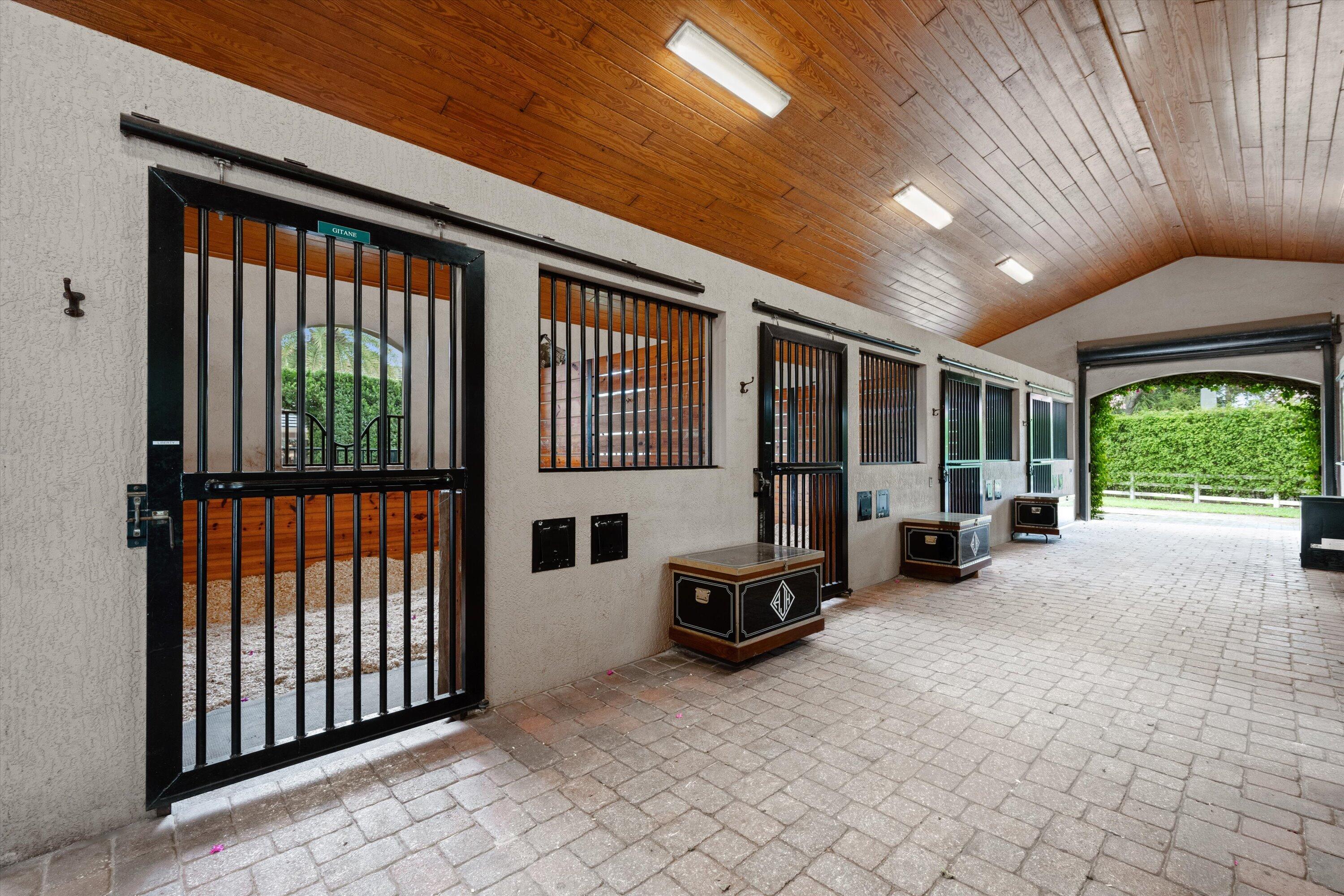 SADDLE TRAIL PARK OF WELLINGTON - Residential