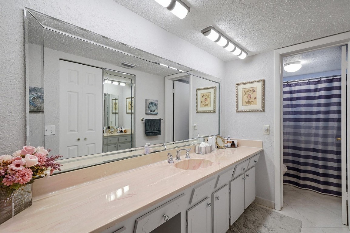 TOPAZ SOUTH CONDO - Residential