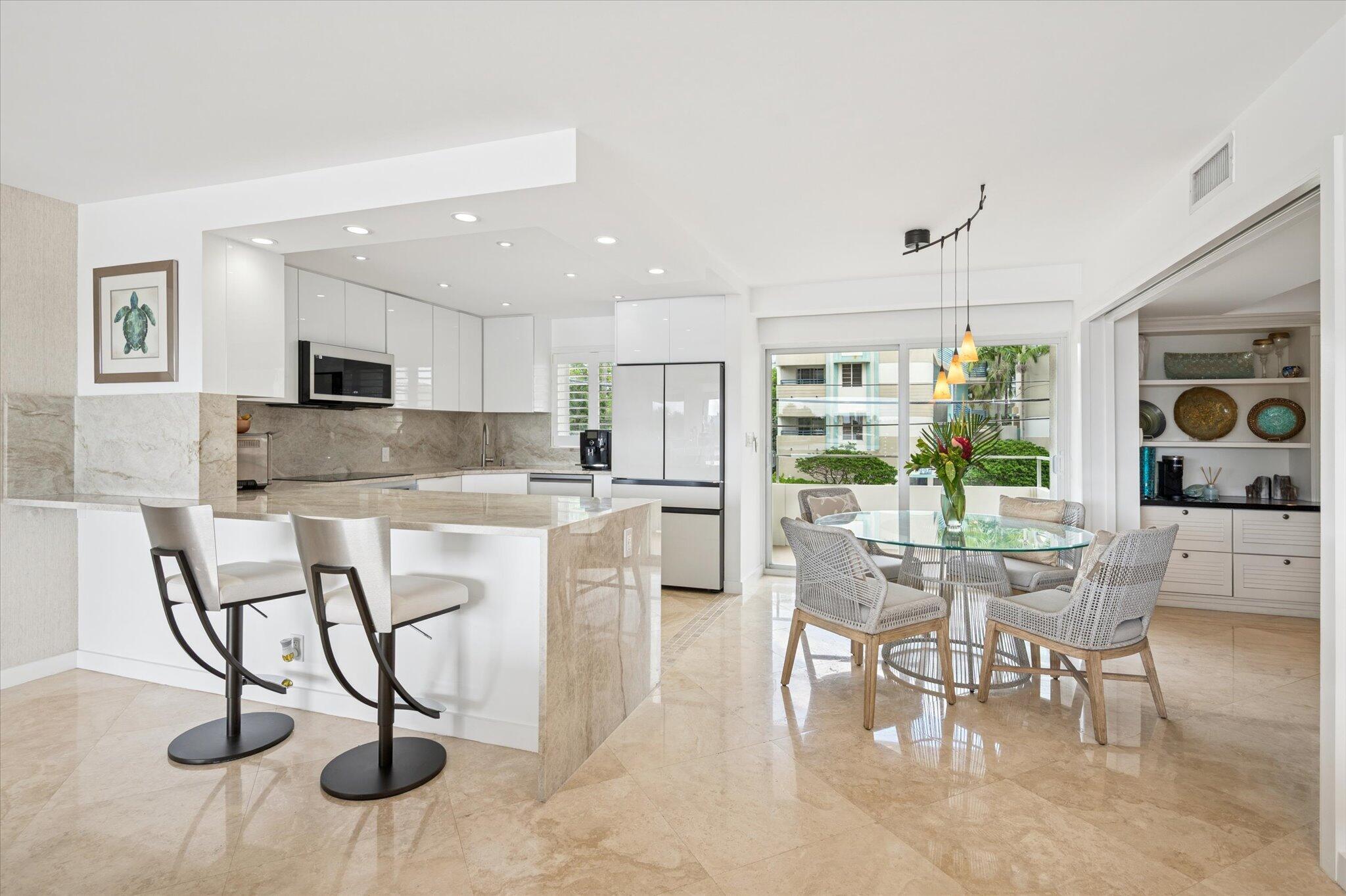 VERSAILLES CO-OP - Residential