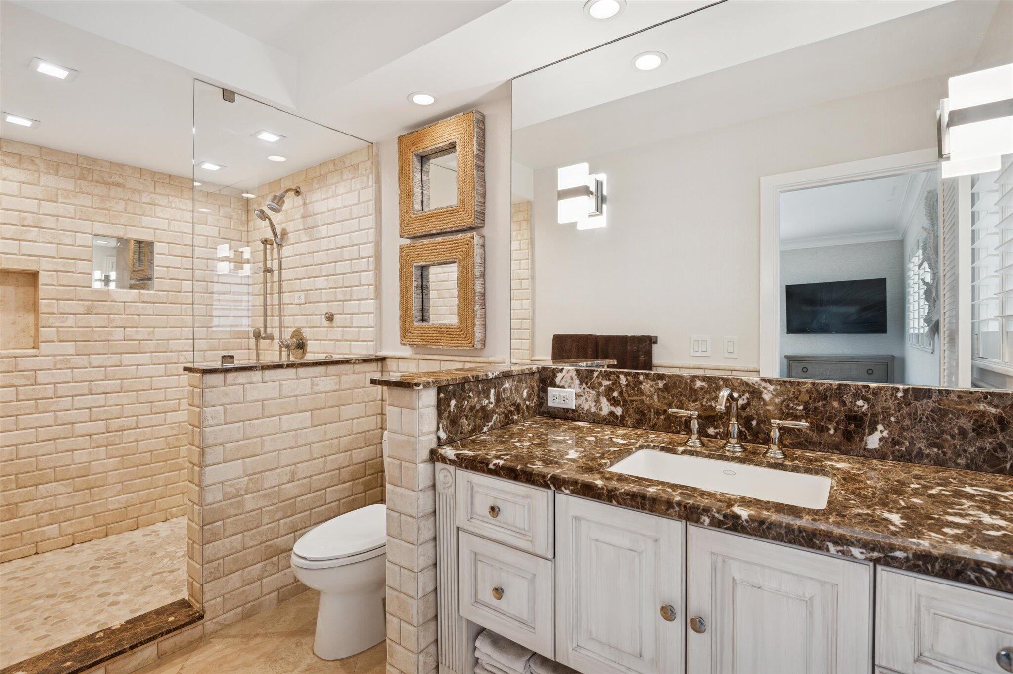 VERSAILLES CO-OP - Residential