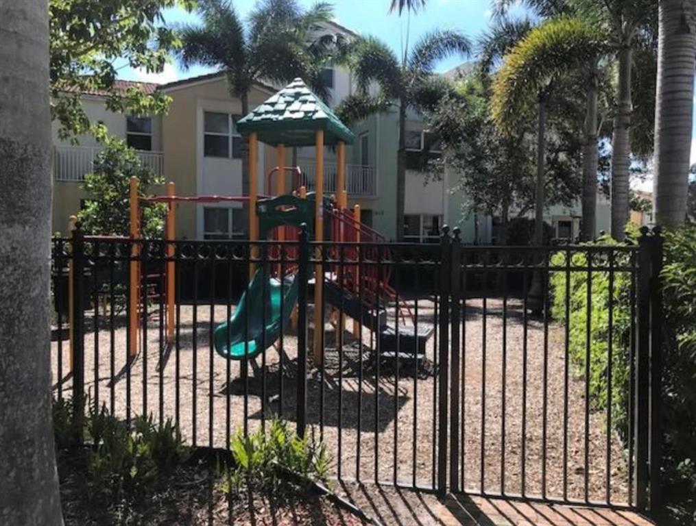 BLUE LAKE TOWNHOMES - Residential Lease