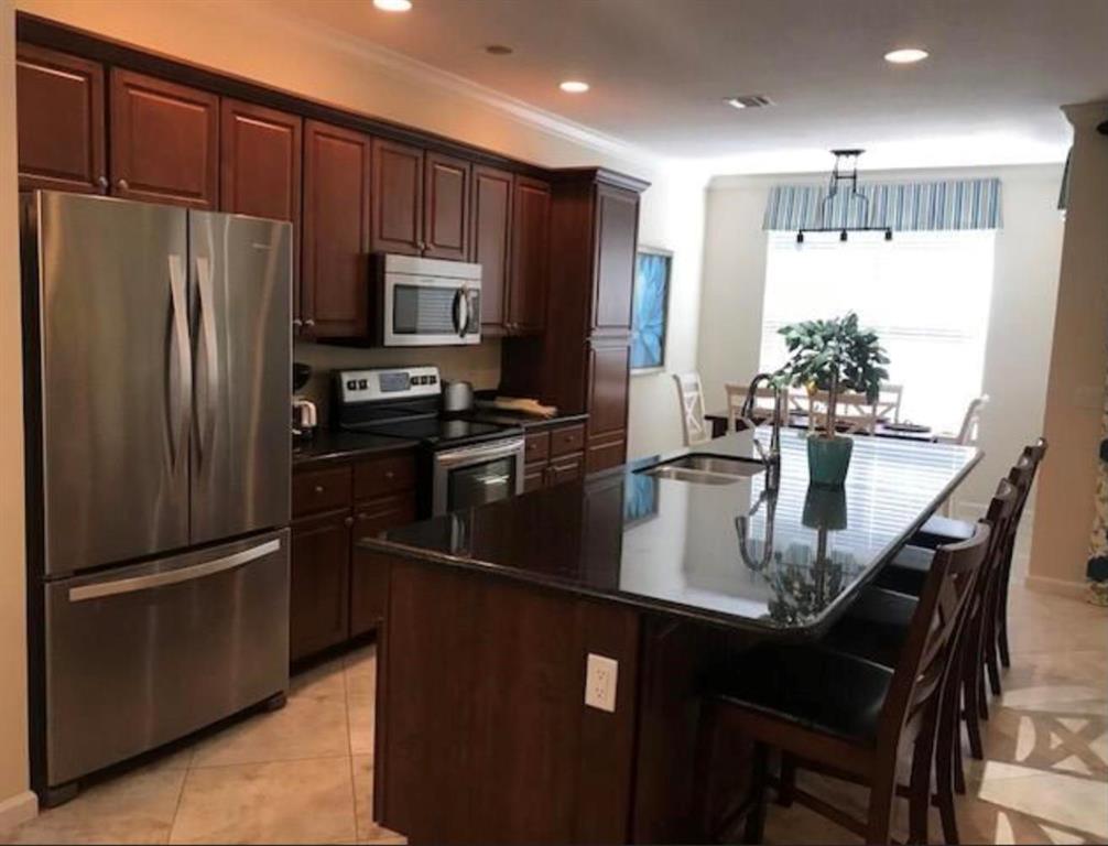 BLUE LAKE TOWNHOMES - Residential Lease