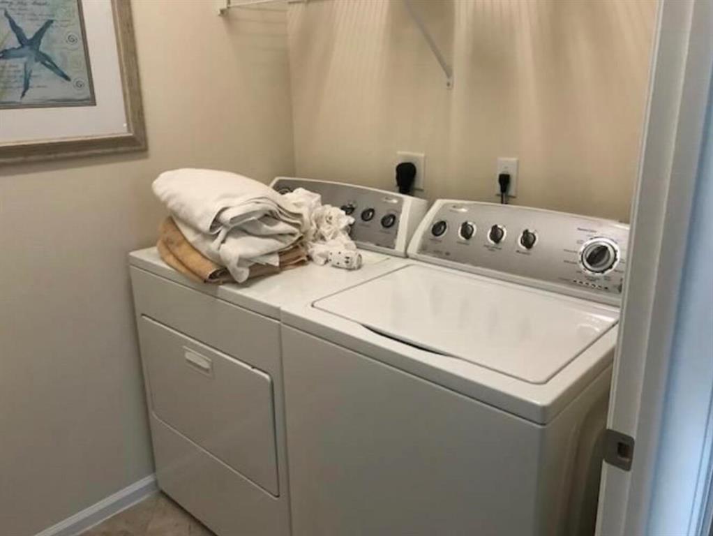 BLUE LAKE TOWNHOMES - Residential Lease