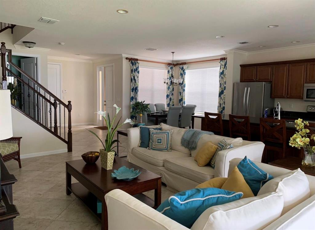 BLUE LAKE TOWNHOMES - Residential Lease