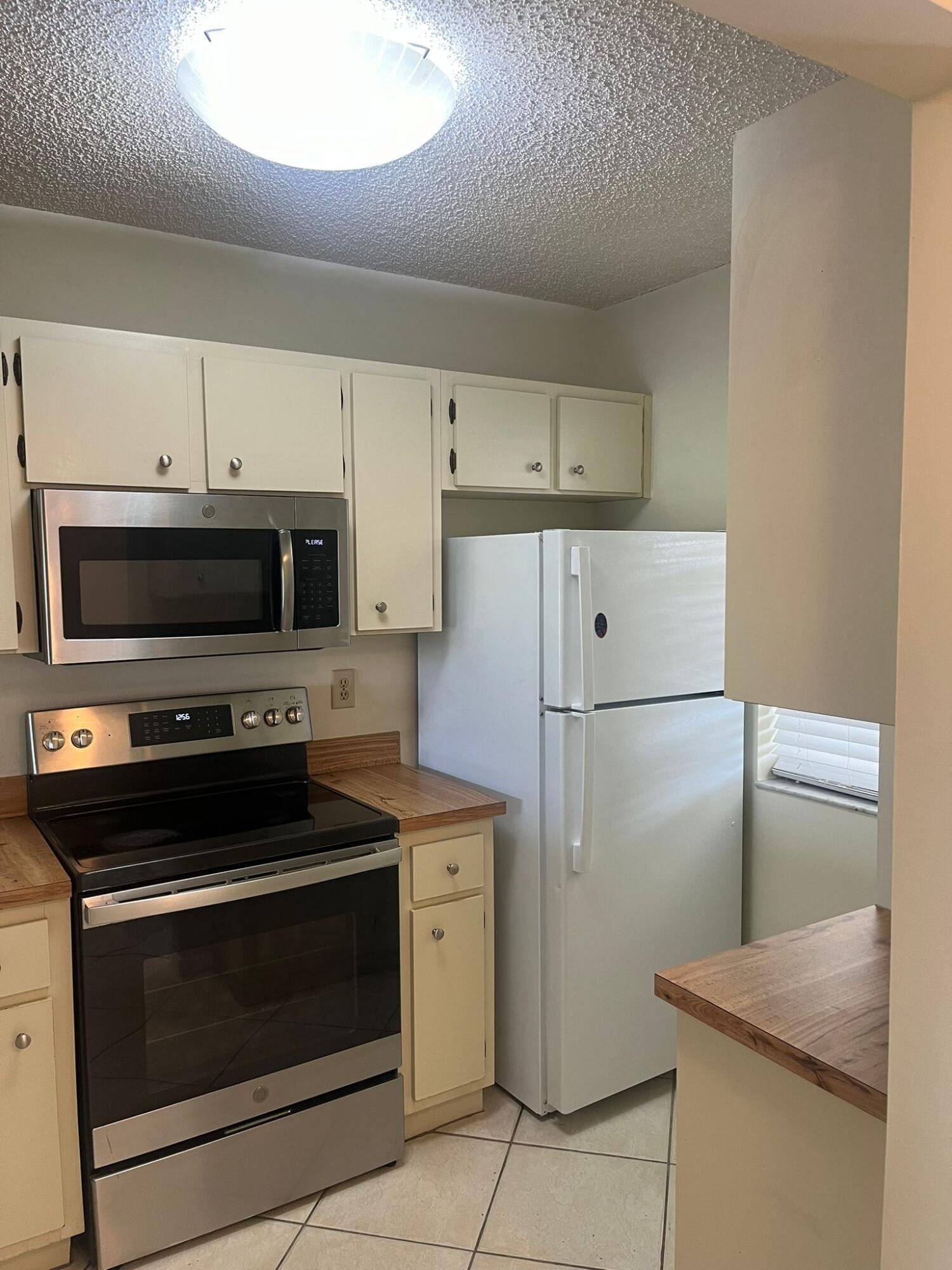 ROSEWOOD CONDO - Residential Lease