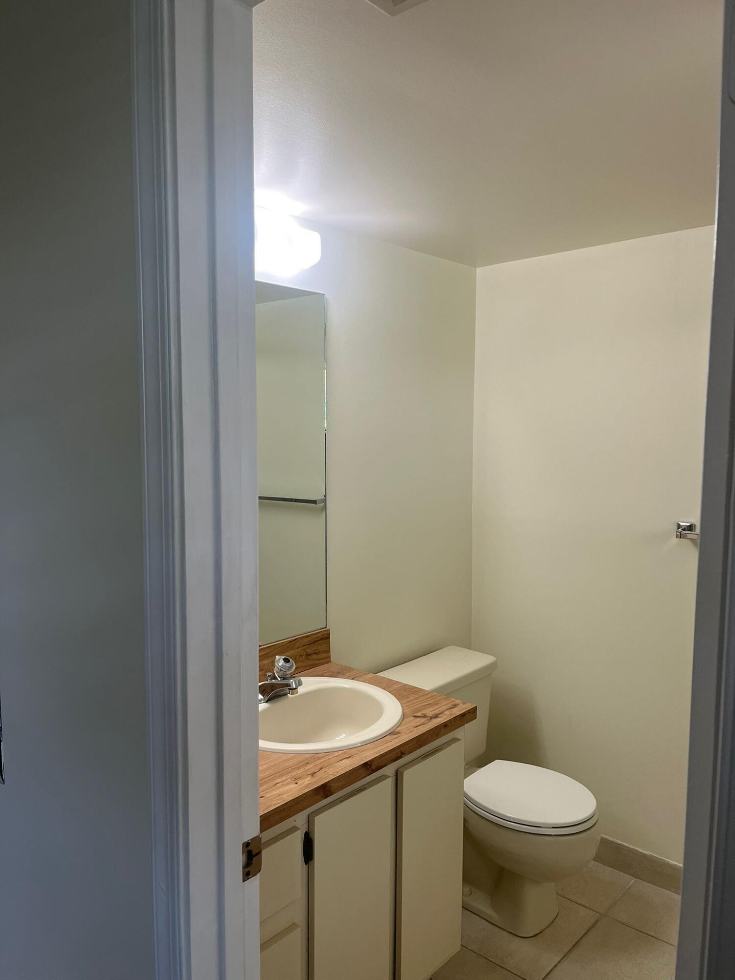 ROSEWOOD CONDO - Residential Lease