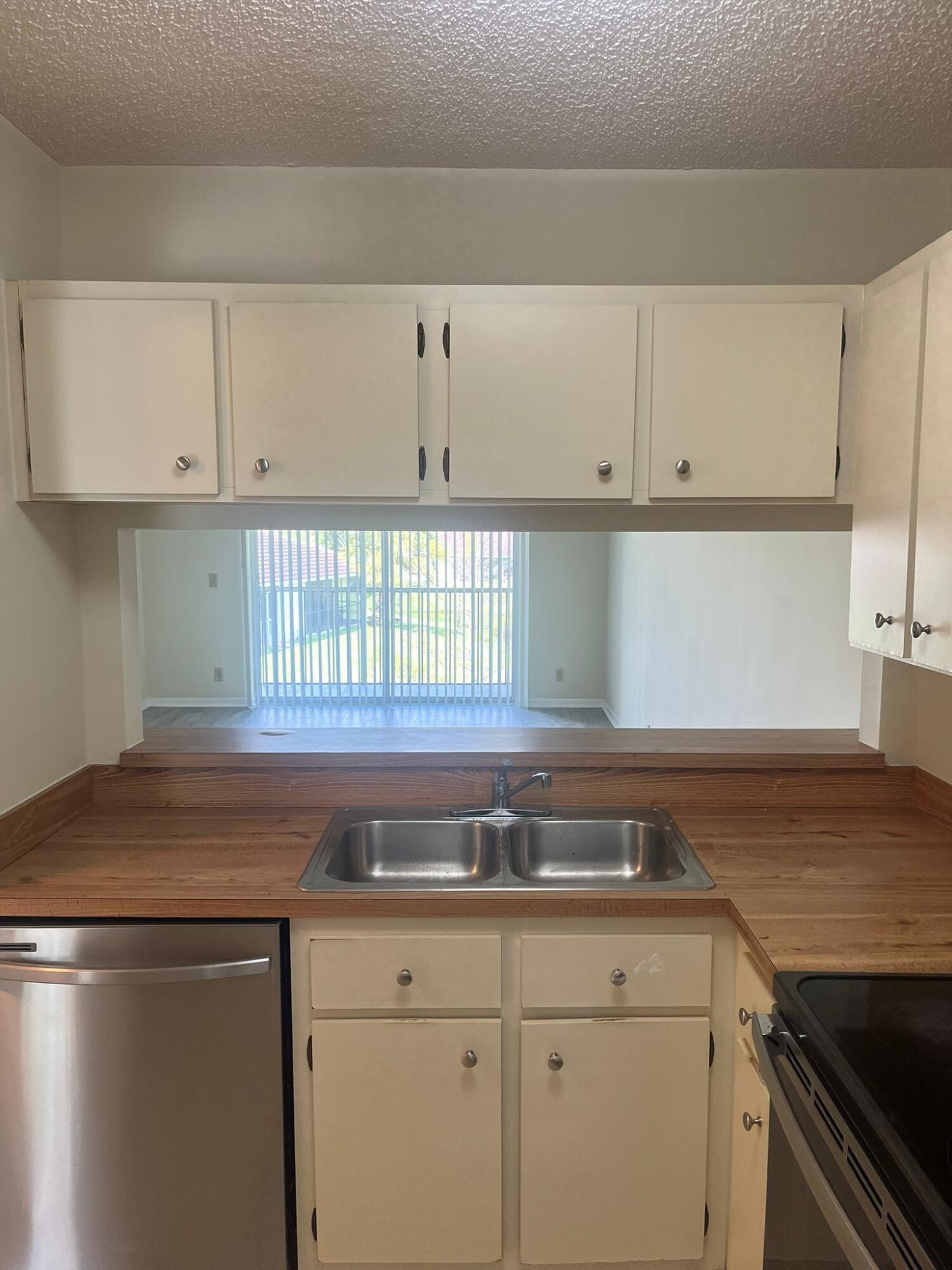 ROSEWOOD CONDO - Residential Lease