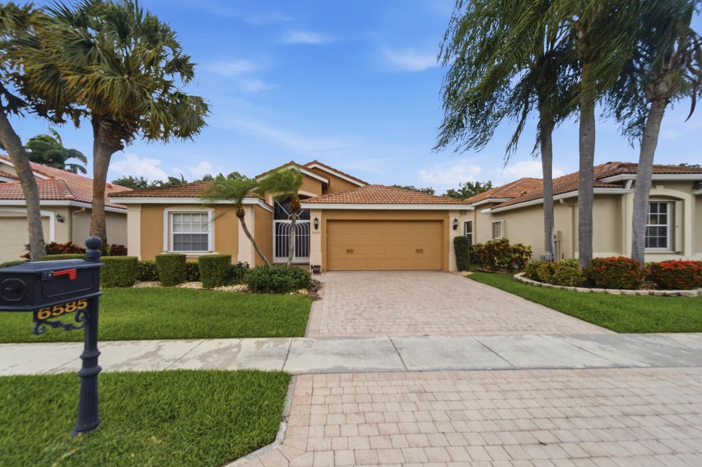 Photo of 6585 VÃ­a Vicenza, Delray Beach, FL 33446 (MLS # B26024144)