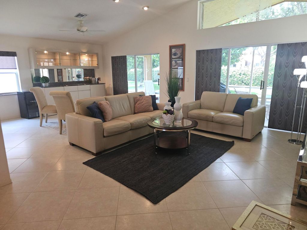 Photo of 6585 VÃ­a Vicenza, Delray Beach, FL 33446 (MLS # B26024144)