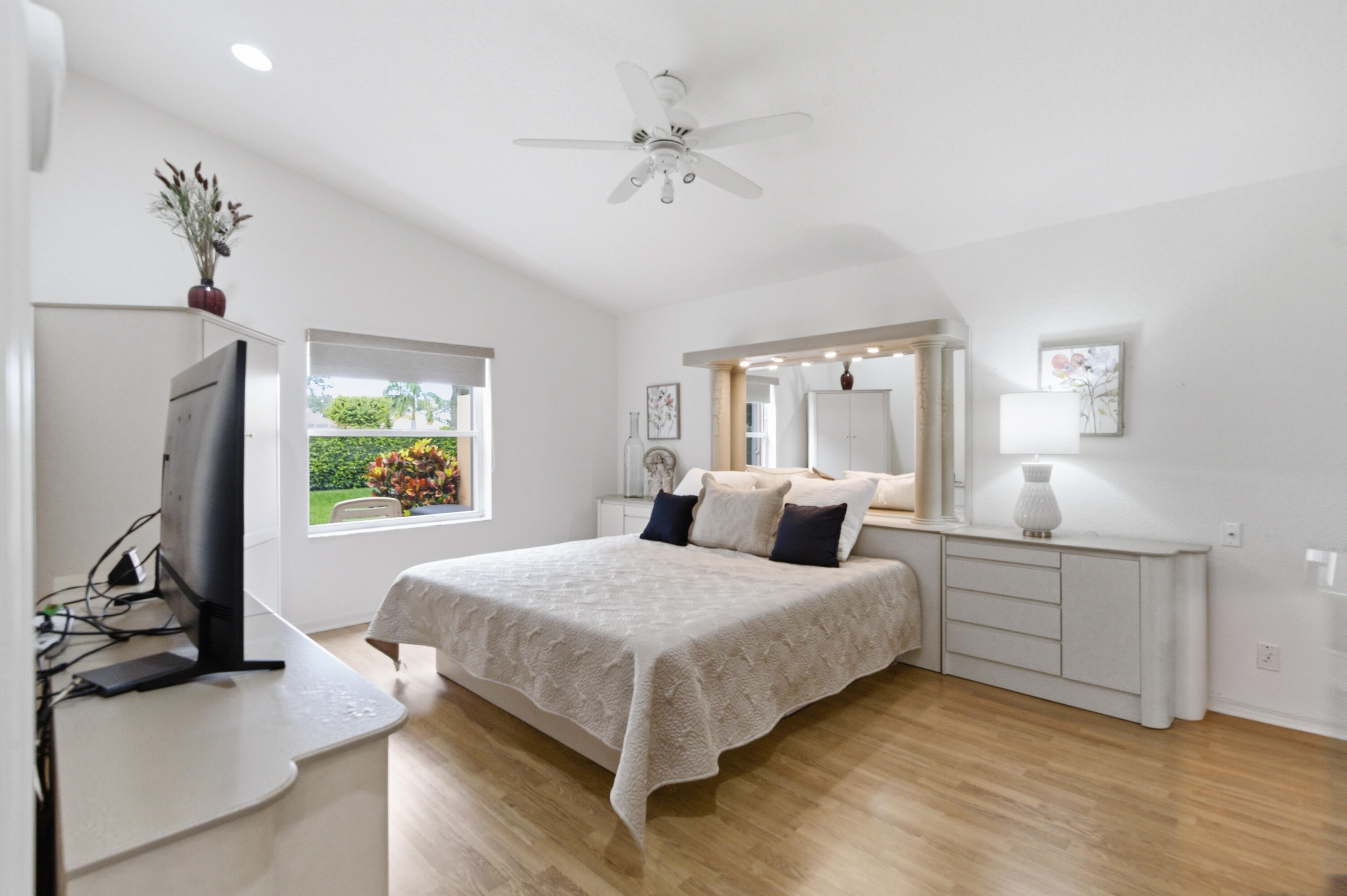 HUNTINGTON WALK POD H - Residential