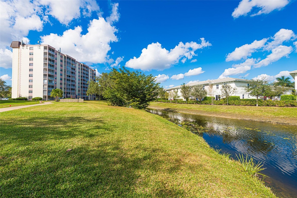 THE BRIARWOOD CLUB - Residential