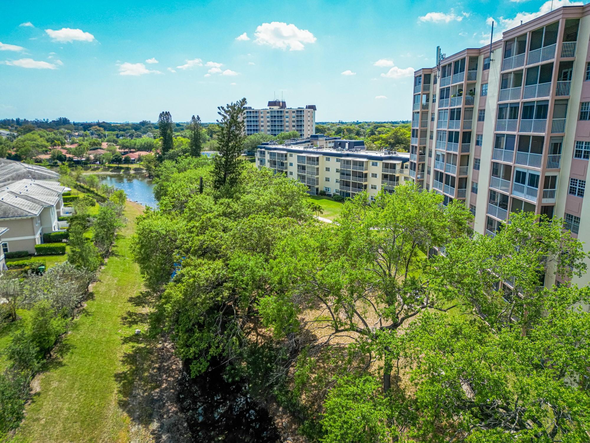 THE BRIARWOOD CLUB - Residential