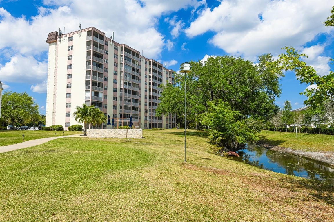 THE BRIARWOOD CLUB - Residential