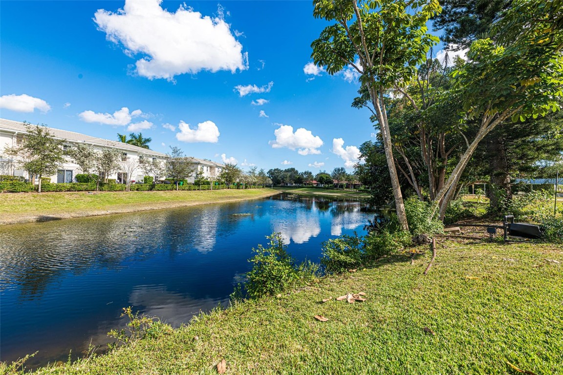 THE BRIARWOOD CLUB - Residential