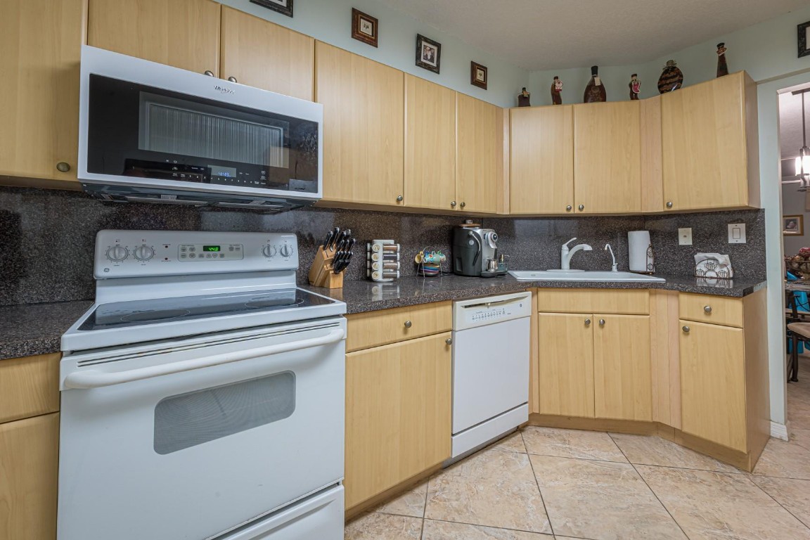 THE BRIARWOOD CLUB - Residential