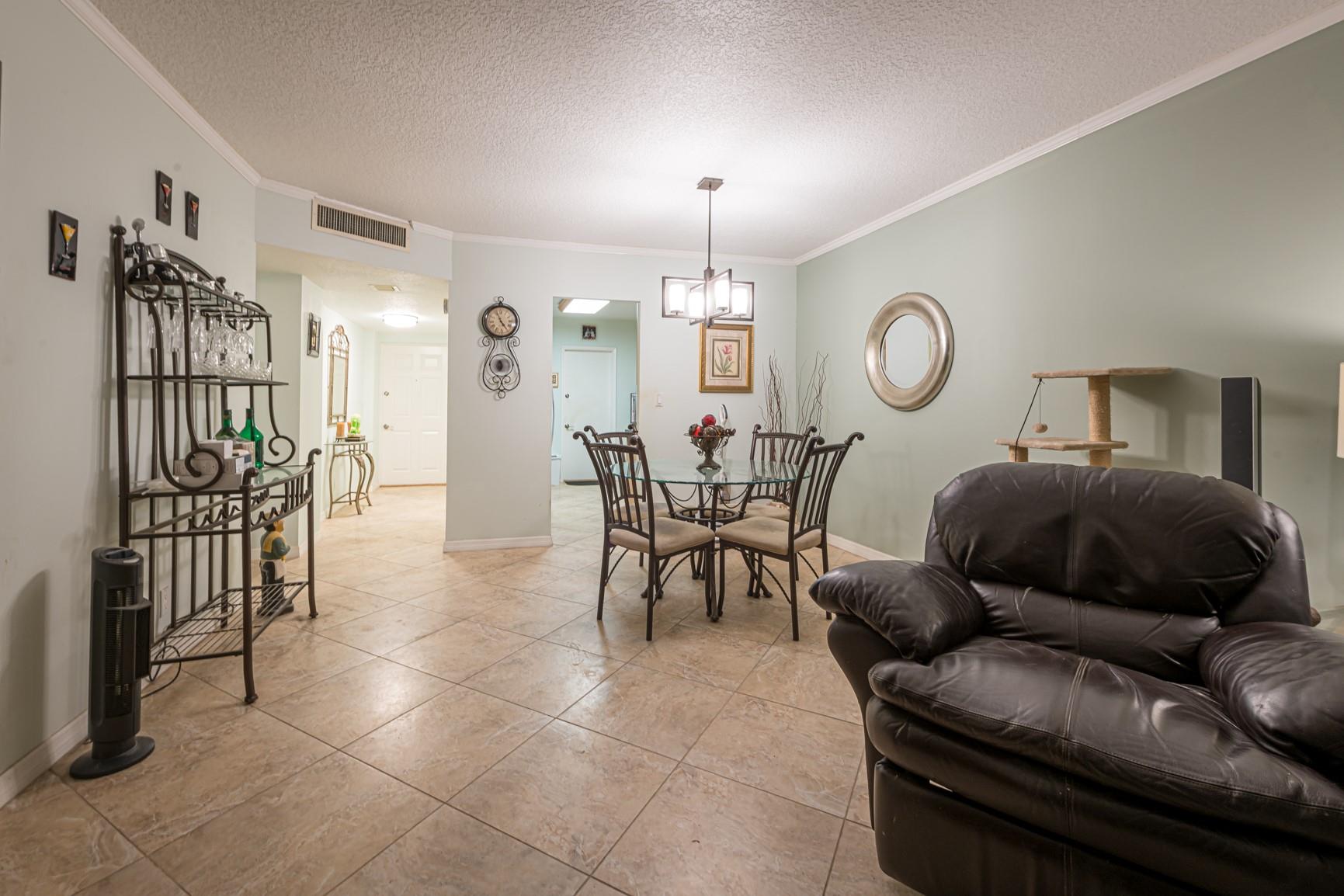 THE BRIARWOOD CLUB - Residential