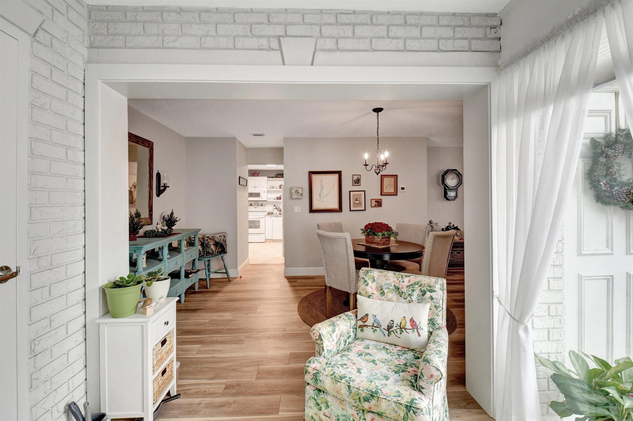 LIMETREE CONDO - Residential