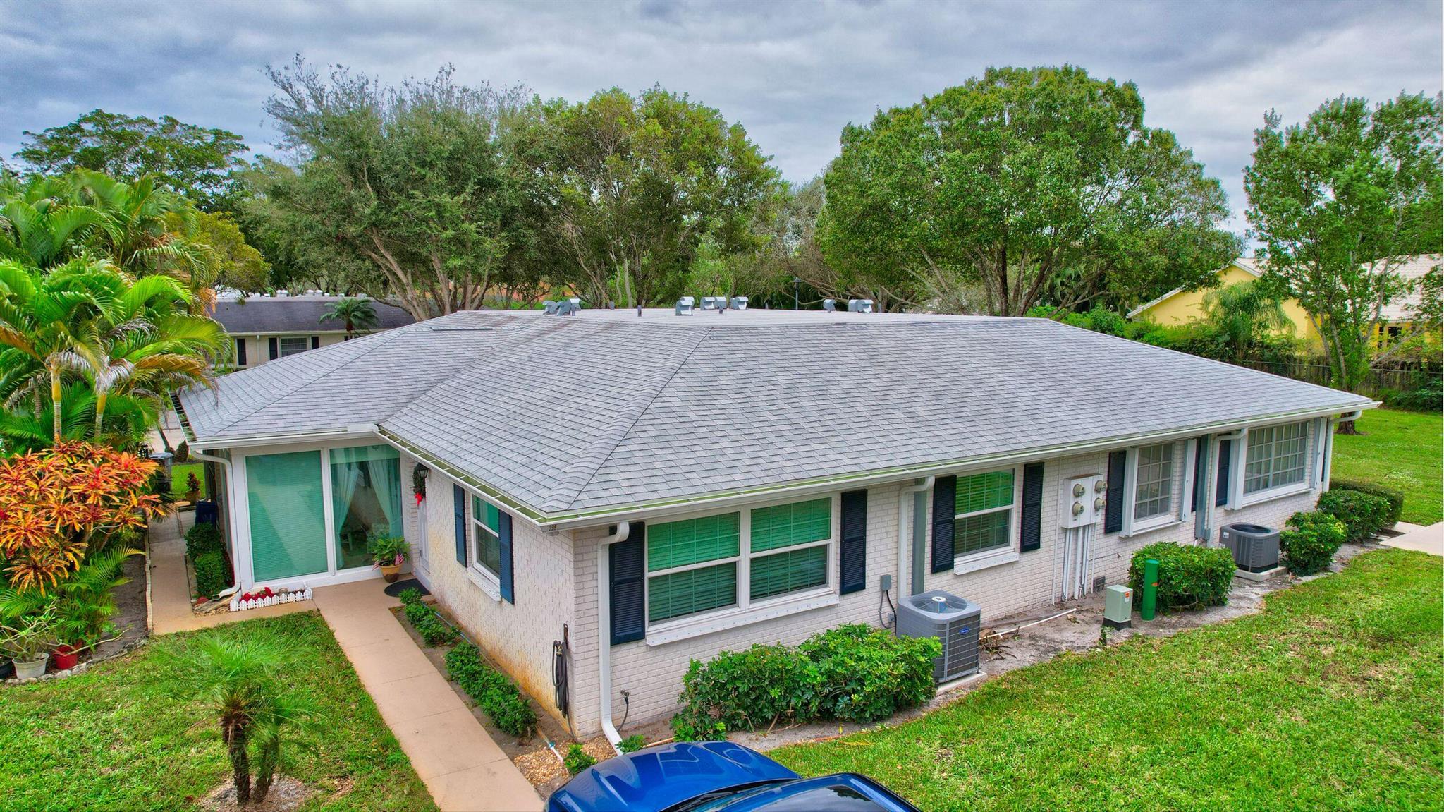 LIMETREE CONDO - Residential