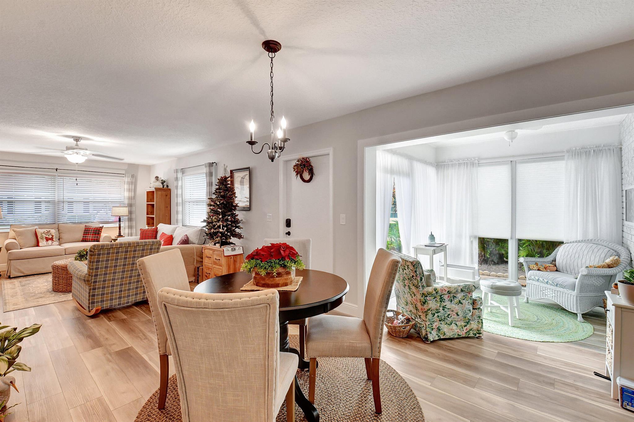 LIMETREE CONDO - Residential