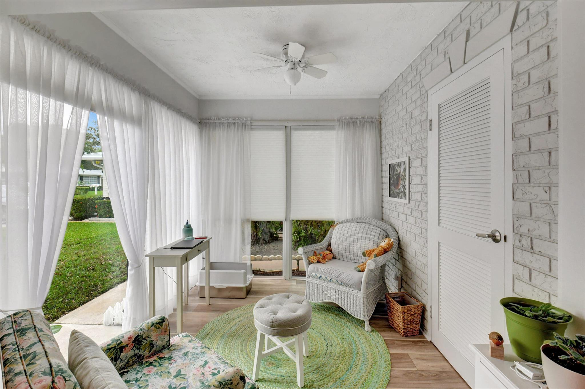 LIMETREE CONDO - Residential