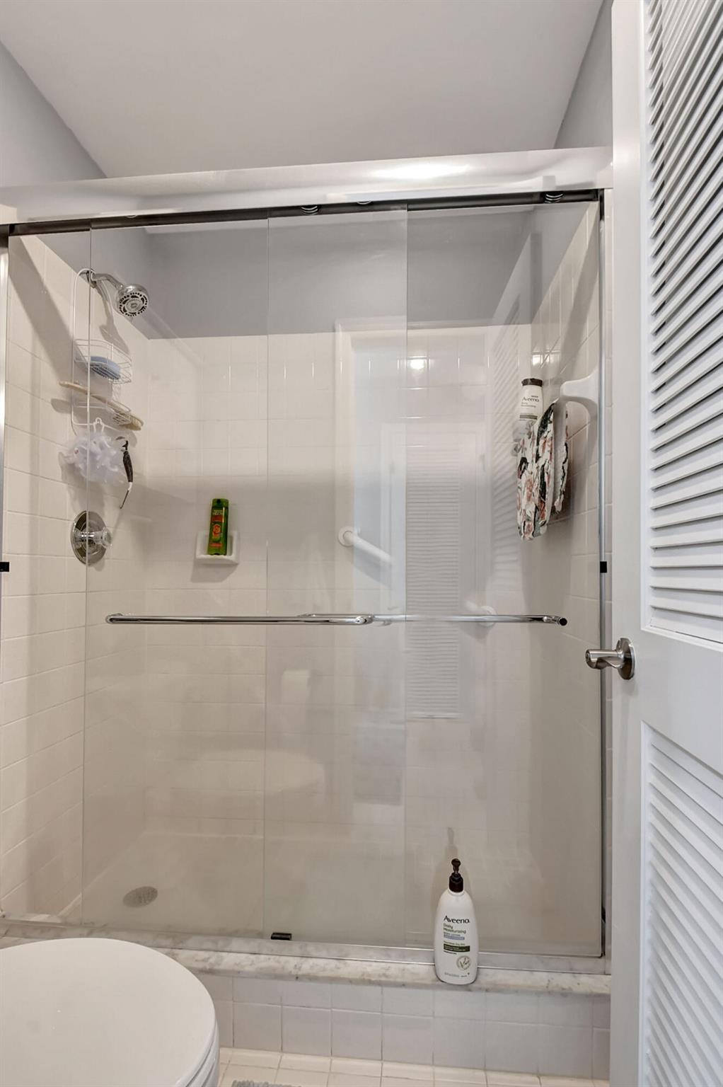 LIMETREE CONDO - Residential